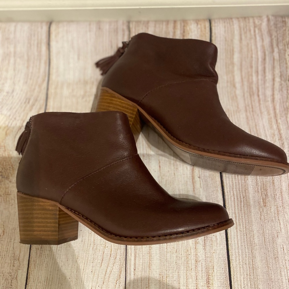 Toms booties size 7